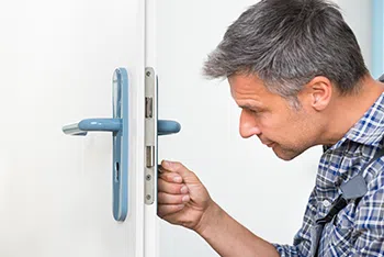 Darien CT Locksmith Store Darien, CT 203-455-0286 - unlock-door